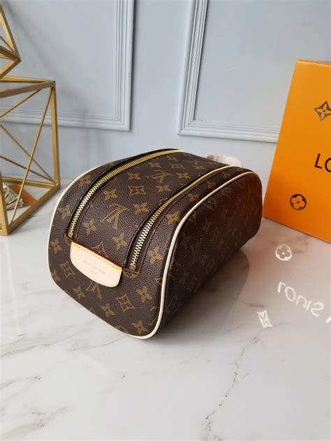 louis vuitton mens wash bag fake|louis vuitton neverfull bag selfridges.